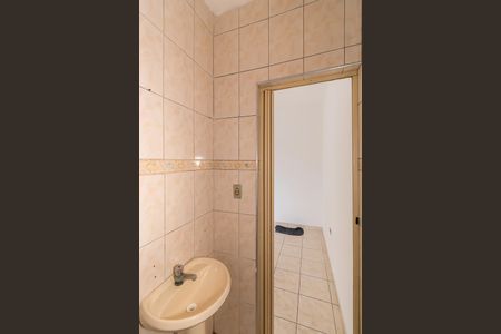 Casa à venda com 112m², 4 quartos e 2 vagas Casa à venda com 112m², 4 quartos e 2 vagasBanheiro da Suíte