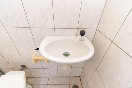 Casa à venda com 112m², 4 quartos e 2 vagas Casa à venda com 112m², 4 quartos e 2 vagasCasa 2 - Banheiro