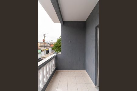 Casa à venda com 112m², 4 quartos e 2 vagas Casa à venda com 112m², 4 quartos e 2 vagasVaranda da Suíte