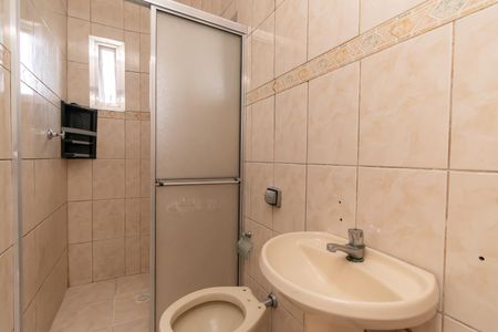 Casa à venda com 112m², 4 quartos e 2 vagas Casa à venda com 112m², 4 quartos e 2 vagasBanheiro da Suíte