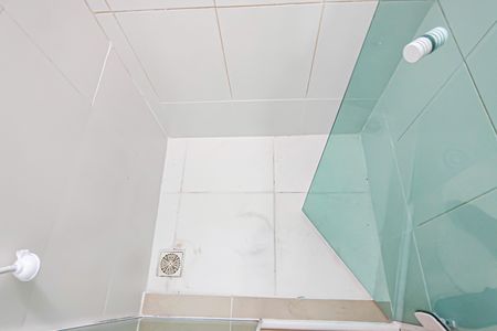 Apartamento à venda com 61m², 2 quartos e 1 vaga Apartamento à venda com 61m², 2 quartos e 1 vagaBanheiro