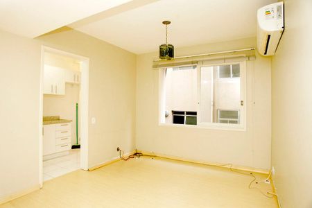 Sala de apartamento à venda com 2 quartos, 56m² em Santana, Porto Alegre