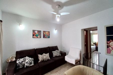 Casa à venda com 160m², 3 quartos e 3 vagas Casa à venda com 160m², 3 quartos e 3 vagasSala