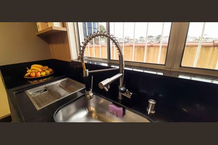 Casa à venda com 480m², 4 quartos e 4 vagas Casa à venda com 480m², 4 quartos e 4 vagasCozinha