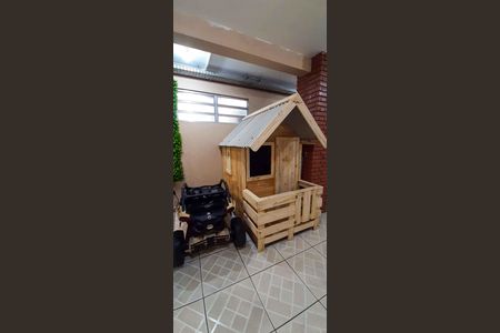 Casa à venda com 480m², 4 quartos e 4 vagas Casa à venda com 480m², 4 quartos e 4 vagasÁrea comum