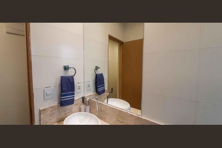 Casa à venda com 480m², 4 quartos e 4 vagas Casa à venda com 480m², 4 quartos e 4 vagasBanheiro