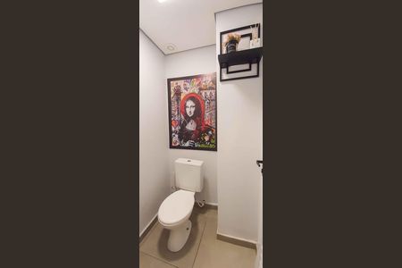 Casa à venda com 480m², 4 quartos e 4 vagas Casa à venda com 480m², 4 quartos e 4 vagasÁrea comum - Banheiro
