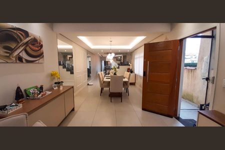 Casa à venda com 480m², 4 quartos e 4 vagas Casa à venda com 480m², 4 quartos e 4 vagasSala de Jantar