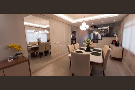 Casa à venda com 480m², 4 quartos e 4 vagas Casa à venda com 480m², 4 quartos e 4 vagasSala de Jantar