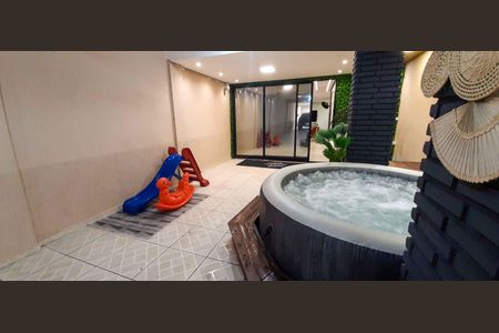 Casa à venda com 480m², 4 quartos e 4 vagas Casa à venda com 480m², 4 quartos e 4 vagasÁrea comum