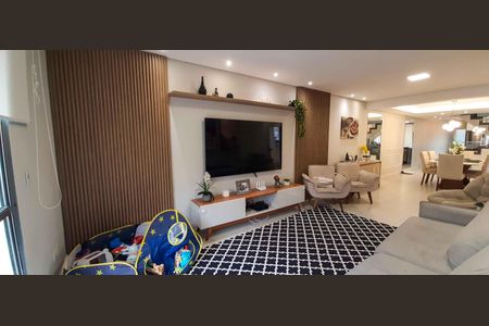 Casa à venda com 480m², 4 quartos e 4 vagas Casa à venda com 480m², 4 quartos e 4 vagasSala