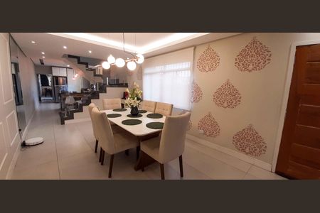 Casa à venda com 480m², 4 quartos e 4 vagas Casa à venda com 480m², 4 quartos e 4 vagasSala de Jantar
