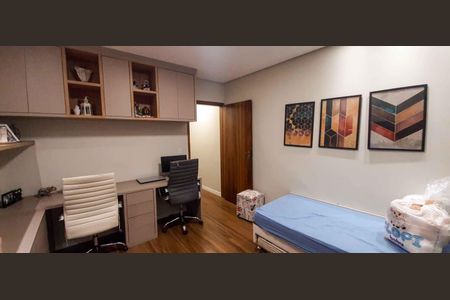 Casa à venda com 480m², 4 quartos e 4 vagas Casa à venda com 480m², 4 quartos e 4 vagasQuarto 3