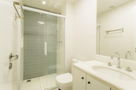 Apartamento à venda com 95m², 3 quartos e 2 vagas Apartamento à venda com 95m², 3 quartos e 2 vagasBanheiro Social
