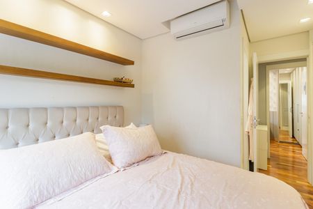Apartamento à venda com 95m², 3 quartos e 2 vagas Apartamento à venda com 95m², 3 quartos e 2 vagasSuíte