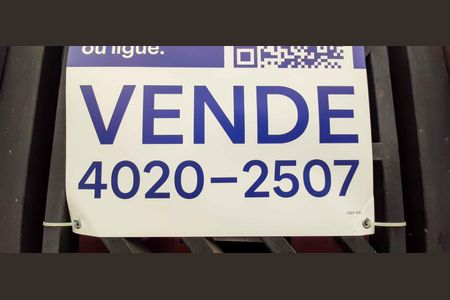 Casa à venda com 172m², 3 quartos e 3 vagas Casa à venda com 172m², 3 quartos e 3 vagasPlaca