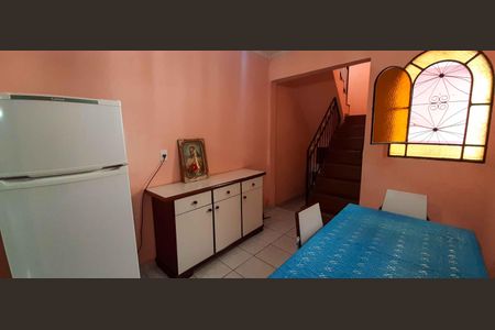 Casa à venda com 172m², 3 quartos e 3 vagas Casa à venda com 172m², 3 quartos e 3 vagasCopa