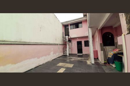 Casa à venda com 172m², 3 quartos e 3 vagas Casa à venda com 172m², 3 quartos e 3 vagasQuintal