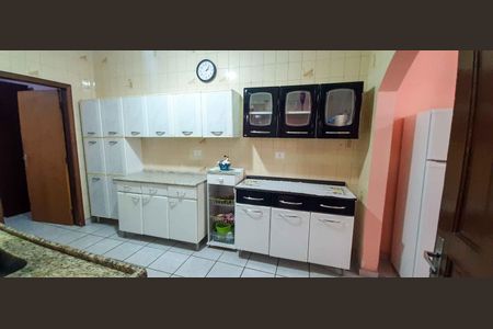 Casa à venda com 172m², 3 quartos e 3 vagas Casa à venda com 172m², 3 quartos e 3 vagasCozinha