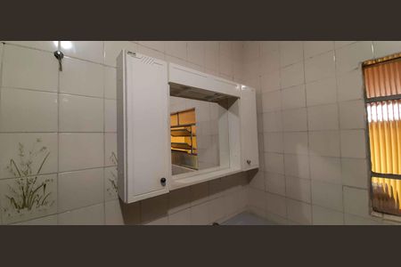 Casa à venda com 172m², 3 quartos e 3 vagas Casa à venda com 172m², 3 quartos e 3 vagasBanheiro 2