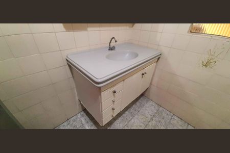 Casa à venda com 172m², 3 quartos e 3 vagas Casa à venda com 172m², 3 quartos e 3 vagasBanheiro 2