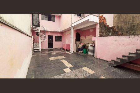 Casa à venda com 172m², 3 quartos e 3 vagas Casa à venda com 172m², 3 quartos e 3 vagasQuintal