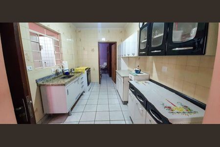 Casa à venda com 172m², 3 quartos e 3 vagas Casa à venda com 172m², 3 quartos e 3 vagasCozinha