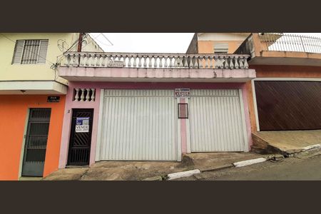 Casa à venda com 172m², 3 quartos e 3 vagas Casa à venda com 172m², 3 quartos e 3 vagasFachada da Casa