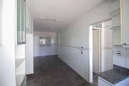 Casa à venda com 361m², 3 quartos e 6 vagasCozinha