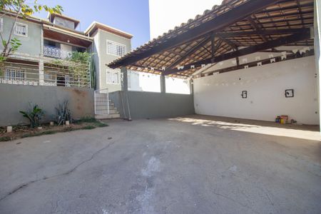 Casa à venda com 361m², 3 quartos e 6 vagasGaragem