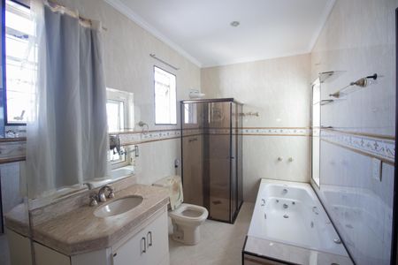 Casa à venda com 361m², 3 quartos e 6 vagasBanheiro da Suíte