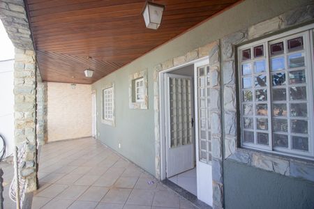 Casa à venda com 361m², 3 quartos e 6 vagasVaranda