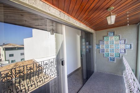 Casa à venda com 361m², 3 quartos e 6 vagasVaranda da Sala