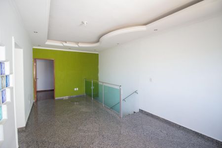 Sala de casa à venda com 3 quartos, 361m² em Parque Ayrton Senna, Contagem