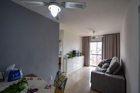 Apartamento à venda com 68m², 2 quartos e 1 vaga Apartamento à venda com 68m², 2 quartos e 1 vagaSala