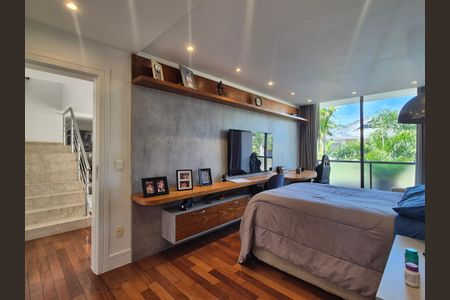 Casa de condomínio à venda com 680m², 5 quartos e 3 vagas Casa de condomínio à venda com 680m², 5 quartos e 3 vagasSuíte 1