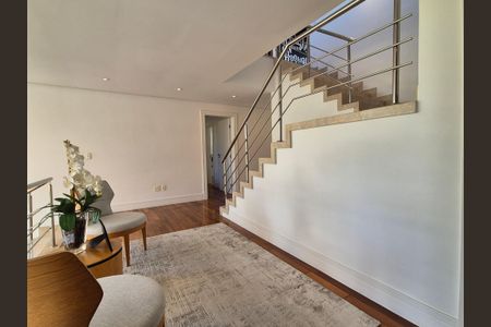 Casa de condomínio à venda com 680m², 5 quartos e 3 vagas Casa de condomínio à venda com 680m², 5 quartos e 3 vagasSala 2