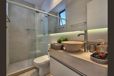 Casa de condomínio à venda com 680m², 5 quartos e 3 vagas Casa de condomínio à venda com 680m², 5 quartos e 3 vagasBanheiro da Suíte 5