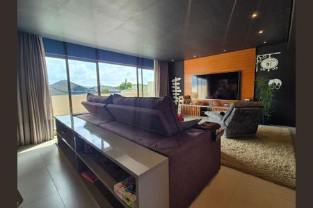 Casa de condomínio à venda com 680m², 5 quartos e 3 vagas Casa de condomínio à venda com 680m², 5 quartos e 3 vagasÁrea comum