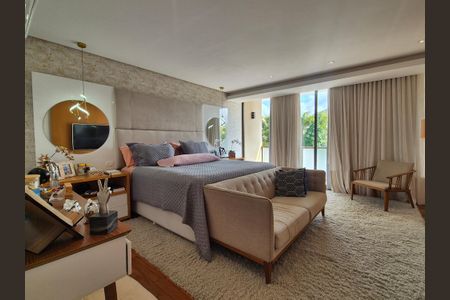 Casa de condomínio à venda com 680m², 5 quartos e 3 vagas Casa de condomínio à venda com 680m², 5 quartos e 3 vagasSuíte 3