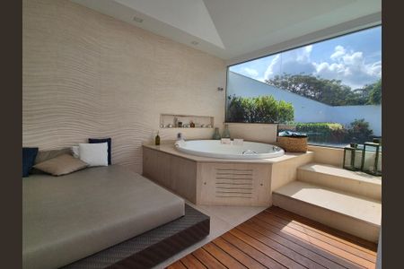 Casa de condomínio à venda com 680m², 5 quartos e 3 vagas Casa de condomínio à venda com 680m², 5 quartos e 3 vagasÁrea comum