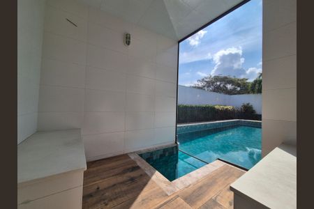 Casa de condomínio à venda com 680m², 5 quartos e 3 vagas Casa de condomínio à venda com 680m², 5 quartos e 3 vagasÁrea comum