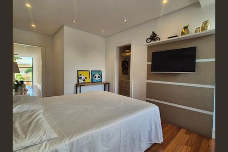 Casa de condomínio à venda com 680m², 5 quartos e 3 vagas Casa de condomínio à venda com 680m², 5 quartos e 3 vagasSuíte 2