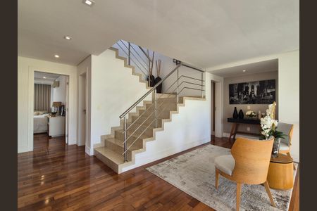 Casa de condomínio à venda com 680m², 5 quartos e 3 vagas Casa de condomínio à venda com 680m², 5 quartos e 3 vagasSala 2