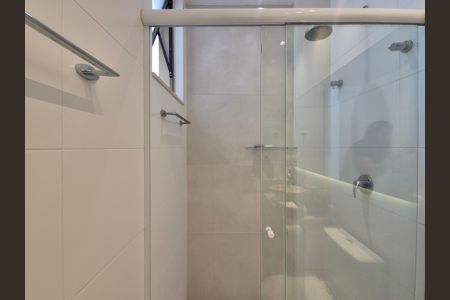 Casa de condomínio à venda com 680m², 5 quartos e 3 vagas Casa de condomínio à venda com 680m², 5 quartos e 3 vagasBanheiro da Suíte 5