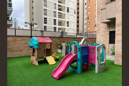 Apartamento à venda com 127m², 3 quartos e 2 vagas Apartamento à venda com 127m², 3 quartos e 2 vagasÁrea comum - Playground