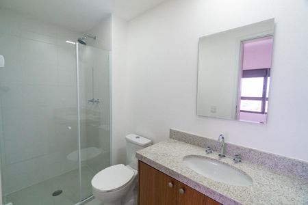 Apartamento para alugar com 68m², 2 quartos e 1 vaga Apartamento para alugar com 68m², 2 quartos e 1 vagaBanheiro da Suíte