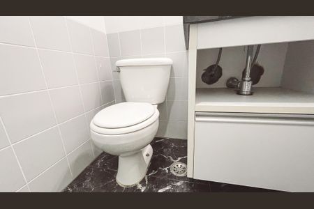 Apartamento para alugar com 58m², 2 quartos e 1 vaga Apartamento para alugar com 58m², 2 quartos e 1 vagaBanheiro