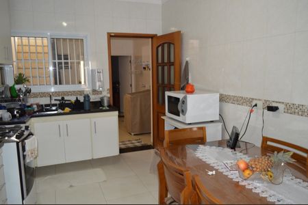 Casa à venda com 194m², 3 quartos e 2 vagasCozinha