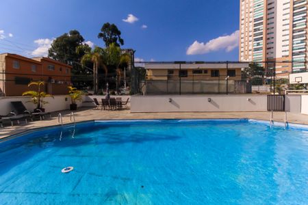 Apartamento à venda com 130m², 3 quartos e 4 vagasÁrea comum - Piscina